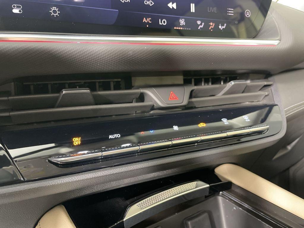 used 2025 Buick Envision car, priced at $34,712