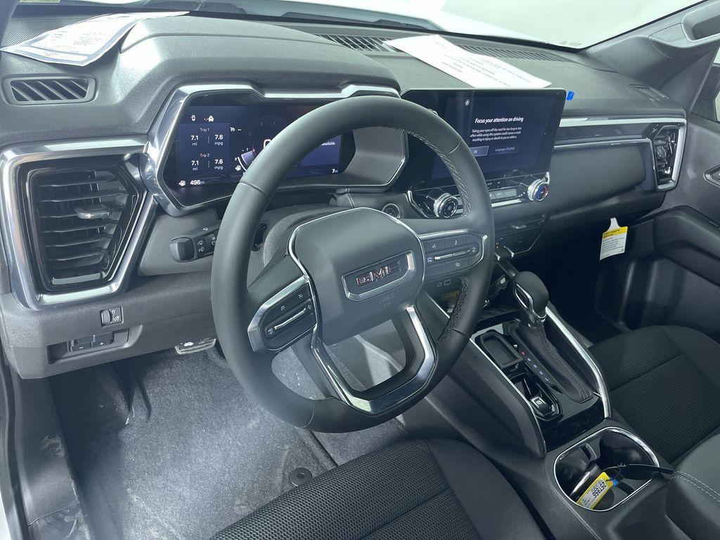 new 2025 GMC Canyon car, priced at $40,095