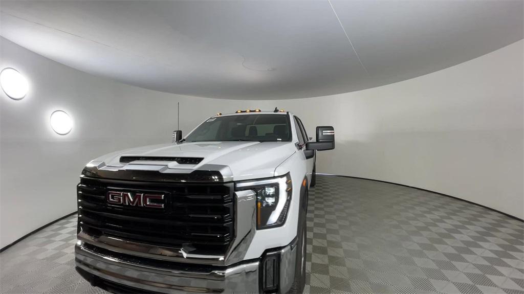 new 2024 GMC Sierra 3500 car, priced at $68,660