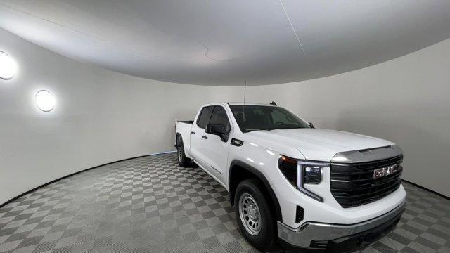 new 2024 GMC Sierra 1500 car, priced at $42,425