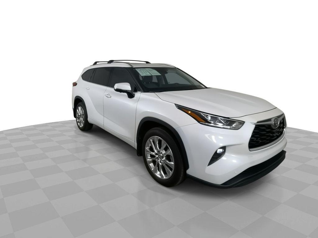 used 2024 Toyota Highlander car, priced at $47,072