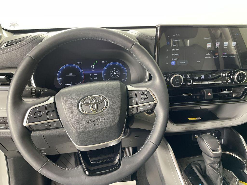 used 2024 Toyota Highlander car, priced at $50,999