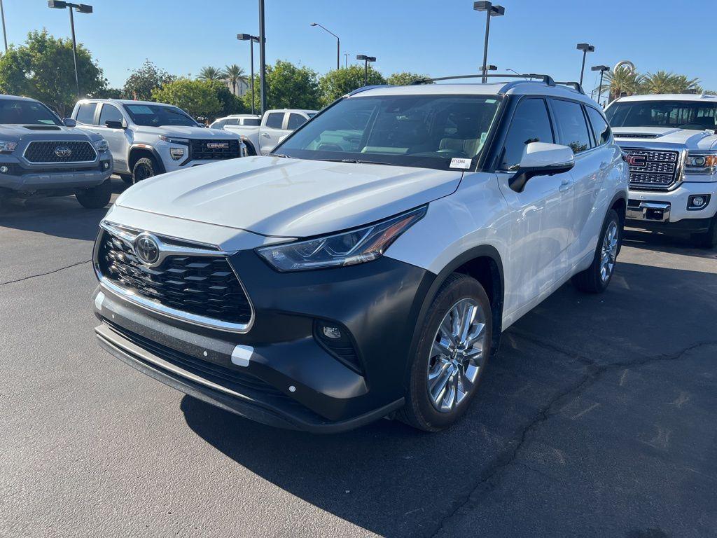 used 2024 Toyota Highlander car, priced at $50,999