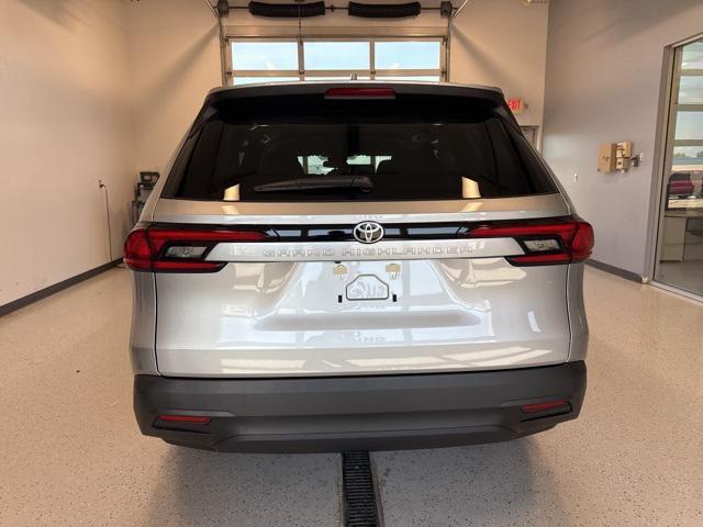 new 2025 Toyota Highlander car, priced at $43,039