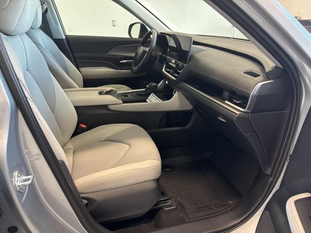 new 2025 Toyota Highlander car, priced at $43,039