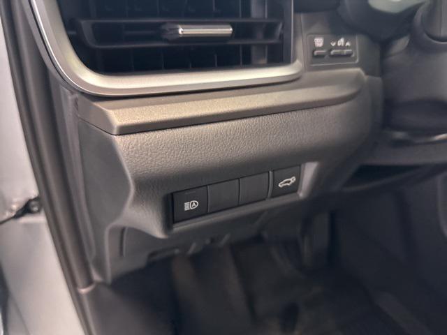 new 2025 Toyota Highlander car, priced at $43,039