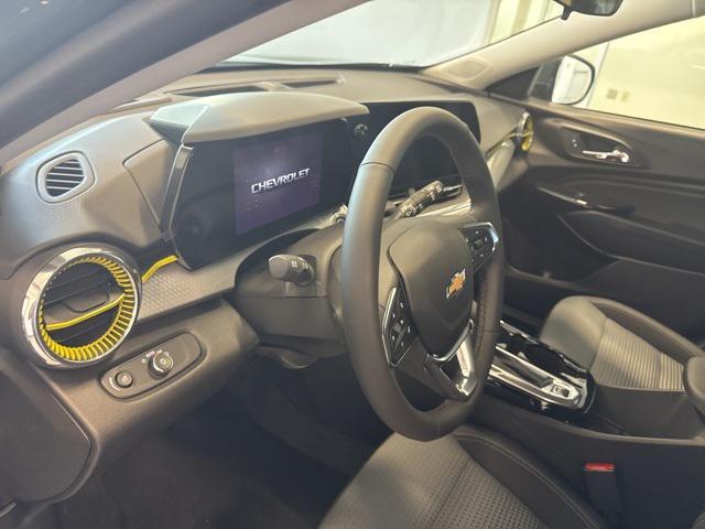new 2025 Chevrolet Trax car