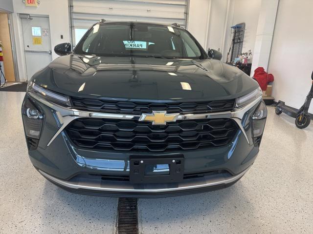 new 2025 Chevrolet Trax car