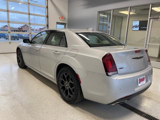 used 2022 Chrysler 300 car, priced at $26,889