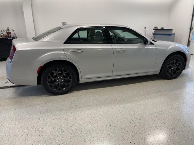 used 2022 Chrysler 300 car, priced at $26,889