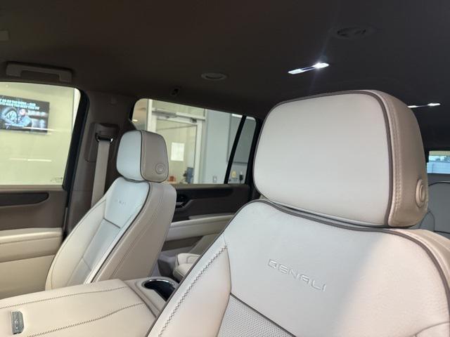 new 2025 GMC Yukon XL car, priced at $88,556