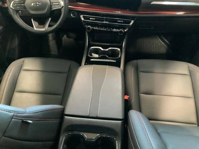 used 2025 Chevrolet Traverse car, priced at $47,702