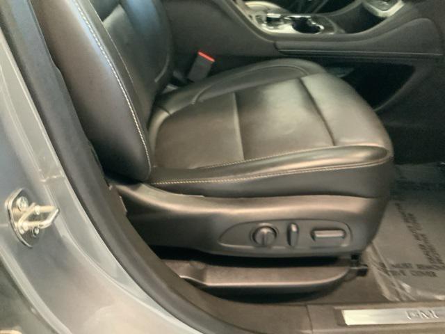 used 2023 GMC Acadia car, priced at $30,830