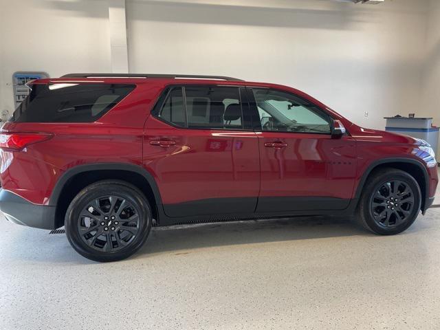 used 2021 Chevrolet Traverse car, priced at $27,887