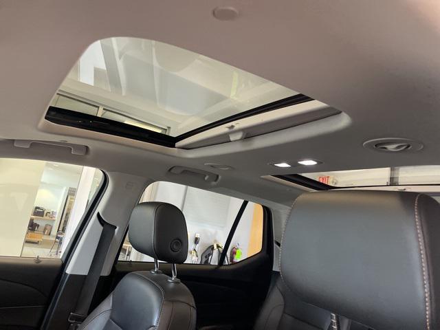 used 2021 Chevrolet Traverse car, priced at $27,887