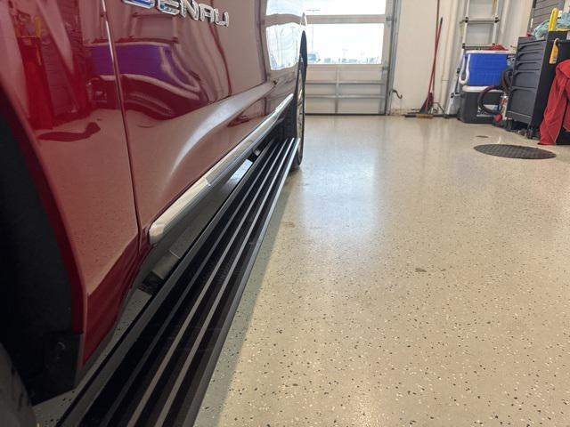 used 2025 GMC Yukon car, priced at $81,618