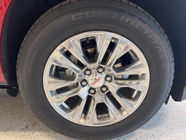 used 2025 GMC Yukon car, priced at $81,618