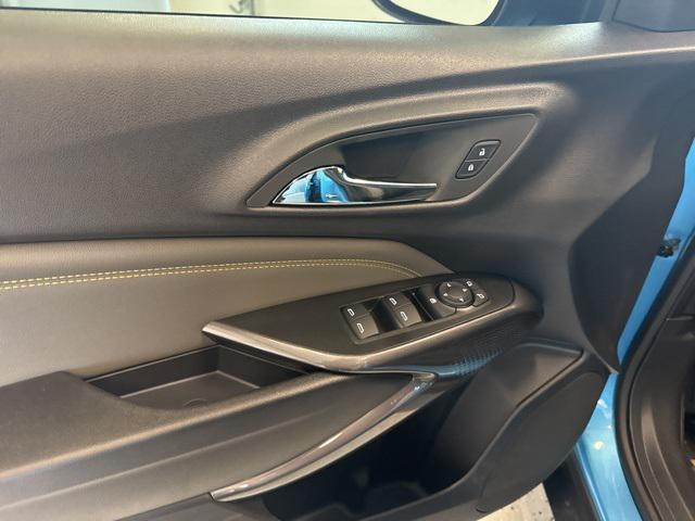 new 2025 Chevrolet Trax car, priced at $27,325
