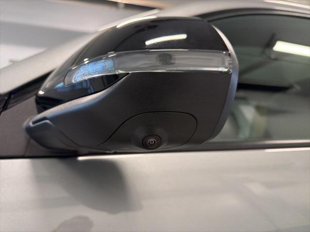 used 2024 Chevrolet Traverse car, priced at $44,990