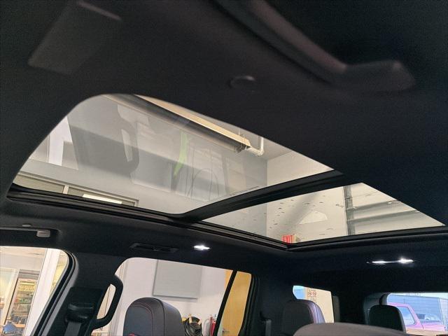 used 2024 Chevrolet Traverse car, priced at $44,990