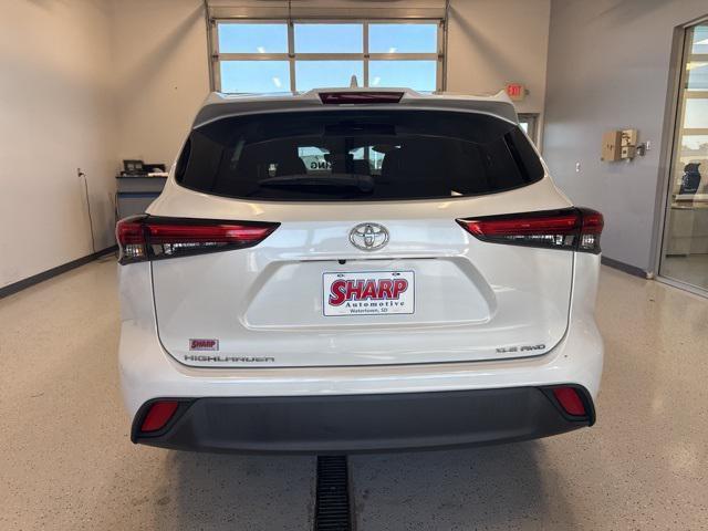 used 2022 Toyota Highlander car, priced at $39,815