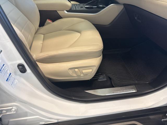 used 2022 Toyota Highlander car, priced at $39,815