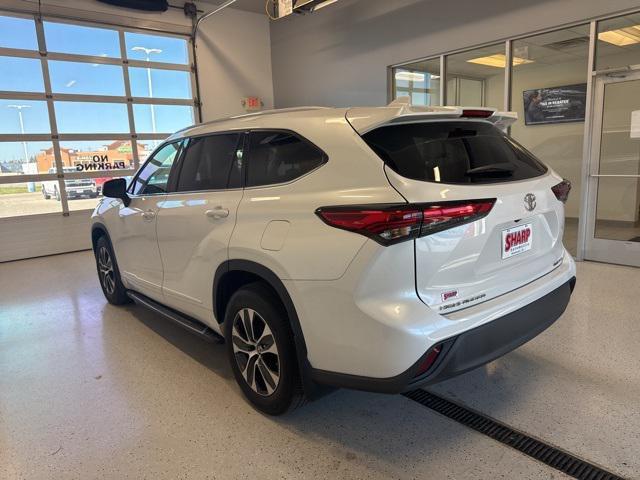 used 2022 Toyota Highlander car, priced at $39,815