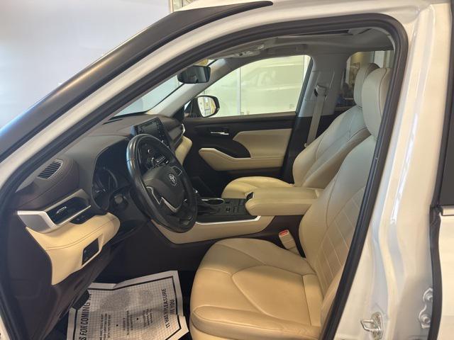 used 2022 Toyota Highlander car, priced at $39,815