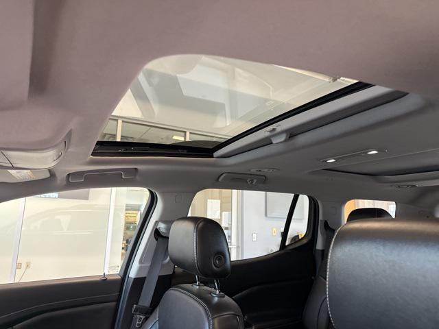 used 2023 GMC Acadia car, priced at $32,998