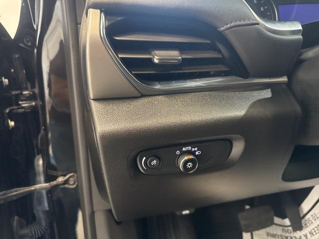 used 2023 Chevrolet Traverse car, priced at $31,870