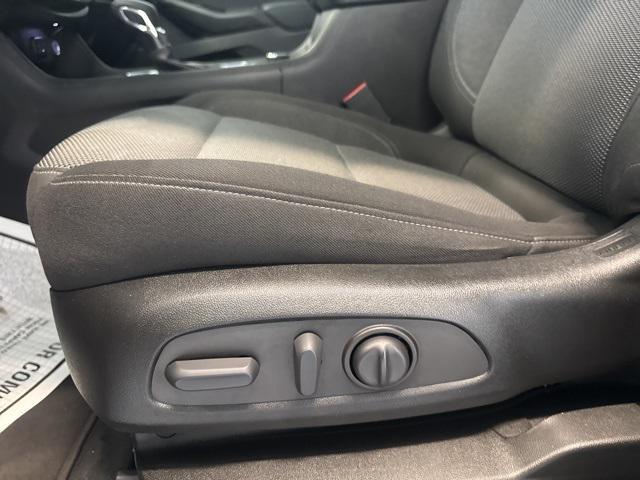 used 2023 Chevrolet Traverse car, priced at $31,870