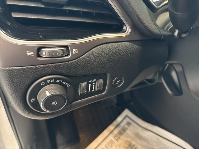 used 2021 Jeep Cherokee car, priced at $22,890