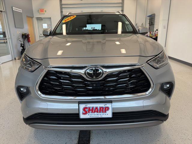 used 2024 Toyota Highlander car, priced at $48,990