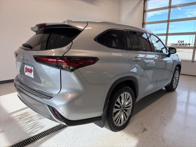 used 2024 Toyota Highlander car, priced at $48,990