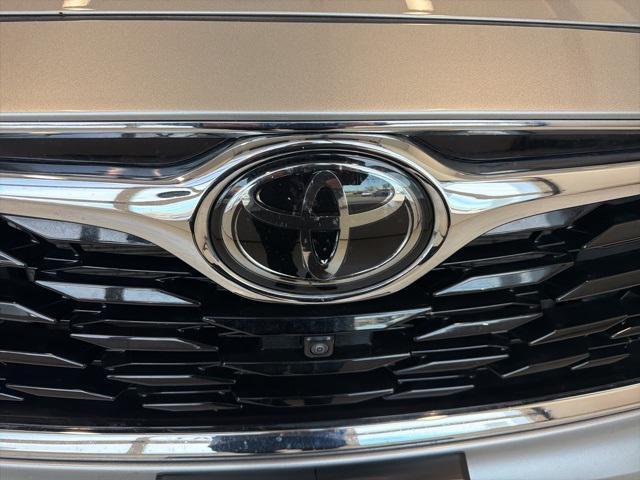 used 2024 Toyota Highlander car, priced at $48,990