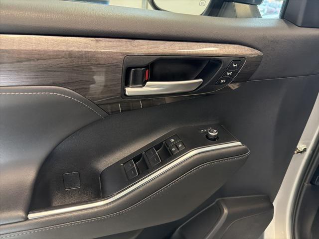 used 2024 Toyota Highlander car, priced at $48,990