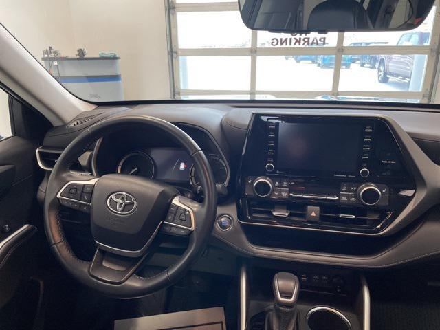 used 2022 Toyota Highlander car, priced at $38,780