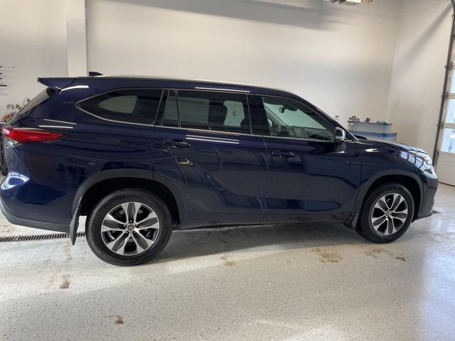 used 2022 Toyota Highlander car, priced at $38,780