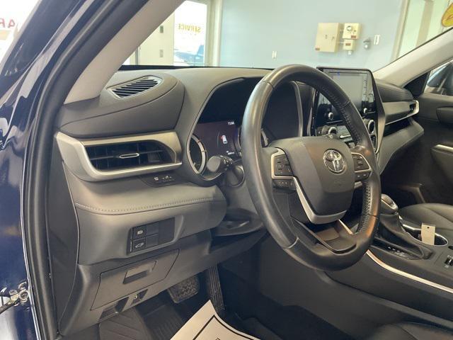 used 2022 Toyota Highlander car, priced at $38,780