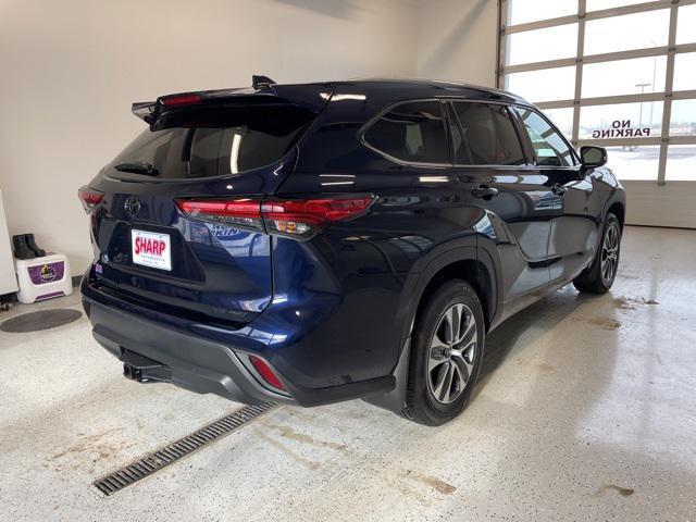 used 2022 Toyota Highlander car, priced at $38,780