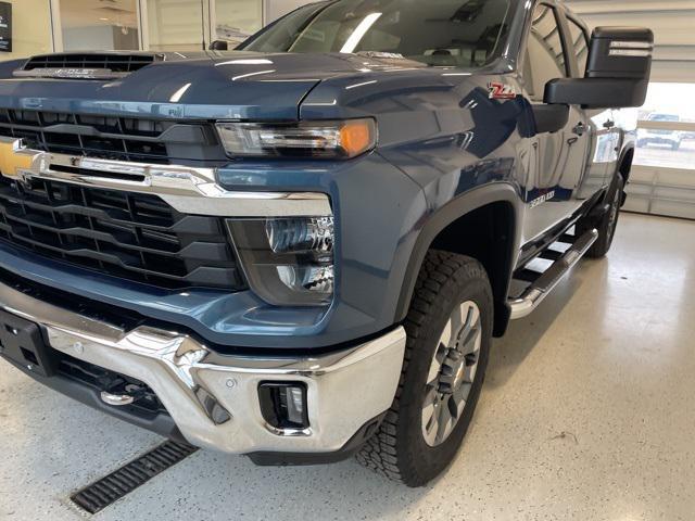 new 2025 Chevrolet Silverado 3500 car, priced at $77,972
