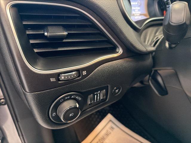 used 2022 Jeep Cherokee car, priced at $23,618