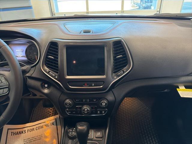 used 2022 Jeep Cherokee car, priced at $23,618