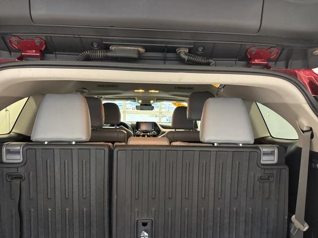 used 2022 Toyota Highlander car, priced at $31,998