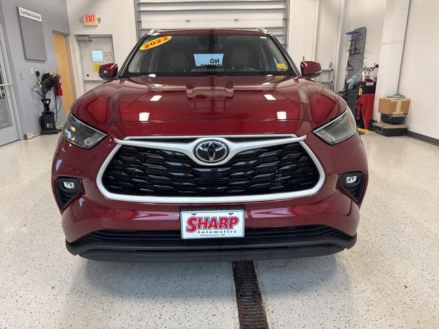 used 2022 Toyota Highlander car, priced at $31,998
