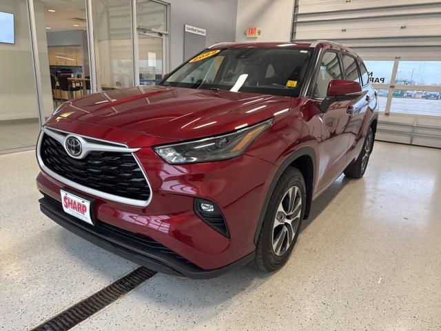 used 2022 Toyota Highlander car, priced at $31,998