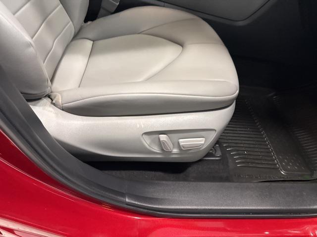 used 2022 Toyota Highlander car, priced at $31,998