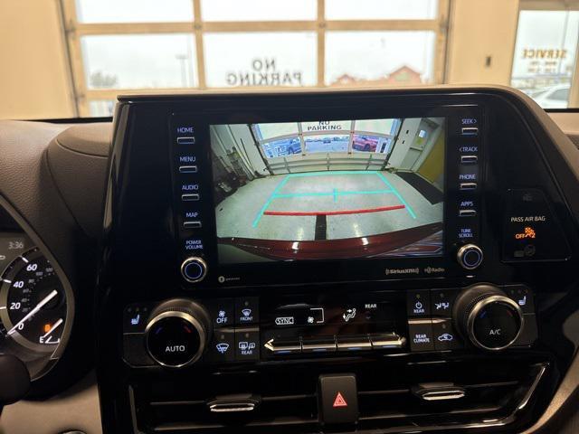 used 2022 Toyota Highlander car, priced at $31,998