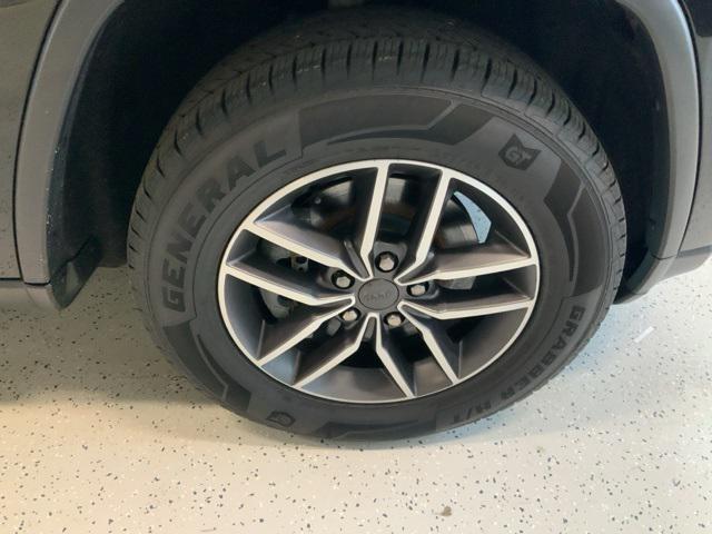 used 2021 Jeep Grand Cherokee car, priced at $27,989