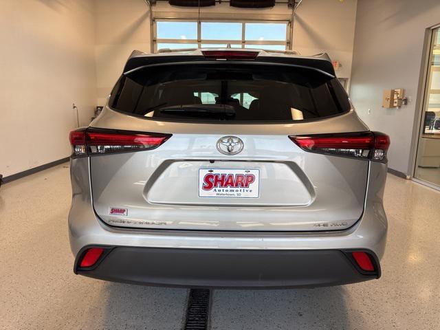 used 2022 Toyota Highlander car, priced at $41,738